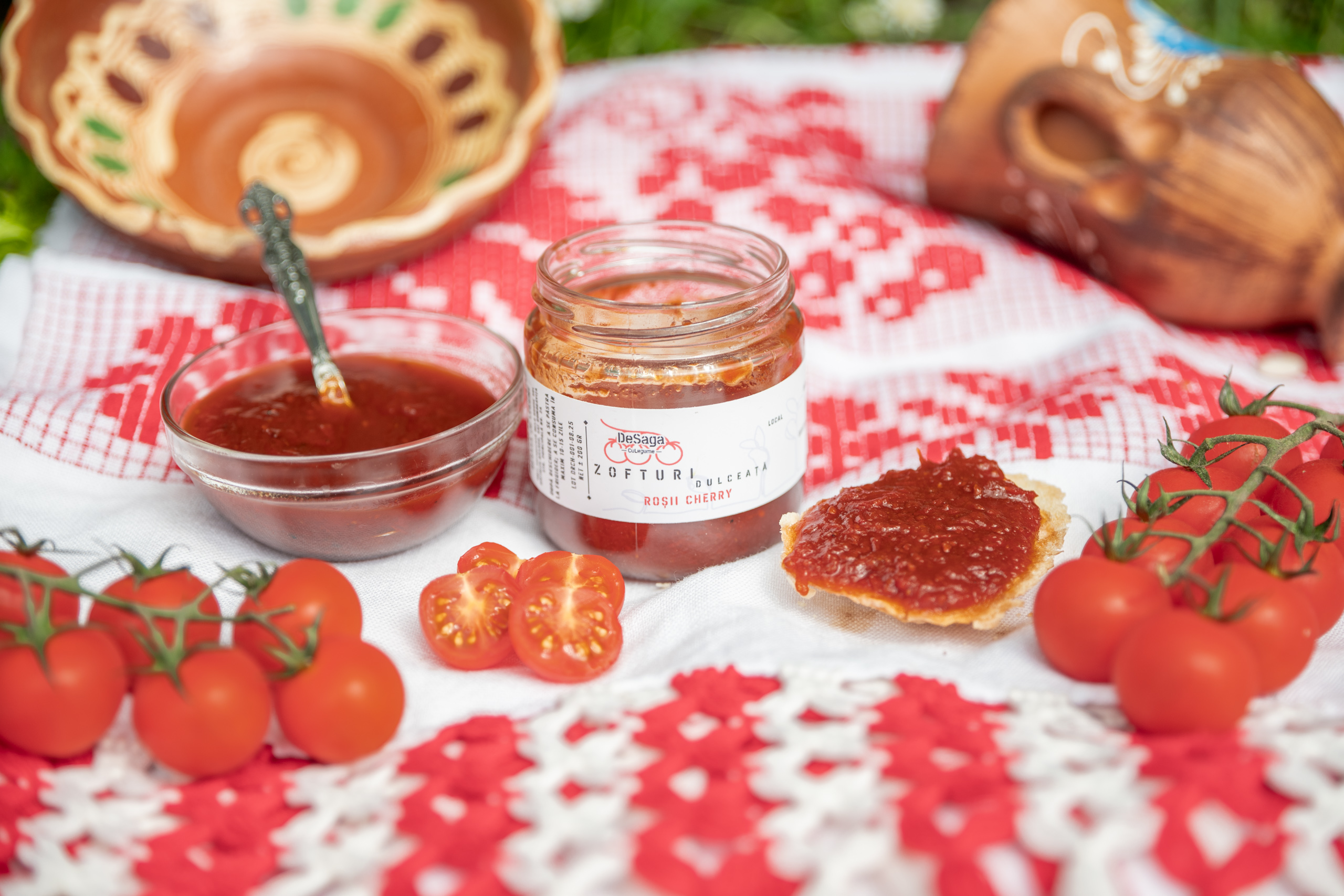 Dulceață de roșii cherry DeSaga pe ștergar tradițional